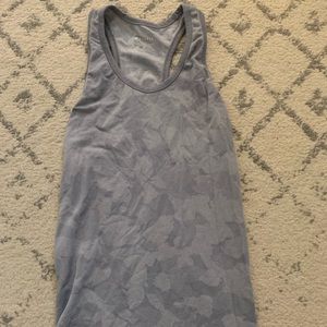 Athletes Momentum Seamless Camo Tank